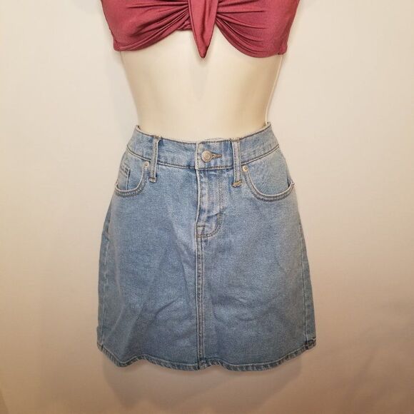 3/$45 Mossimo Supply Co. Denim Skirt/Size 2/26 - Picture 3 of 6